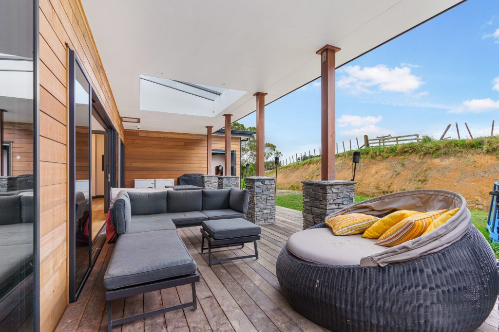 Indoor to outdoor flow